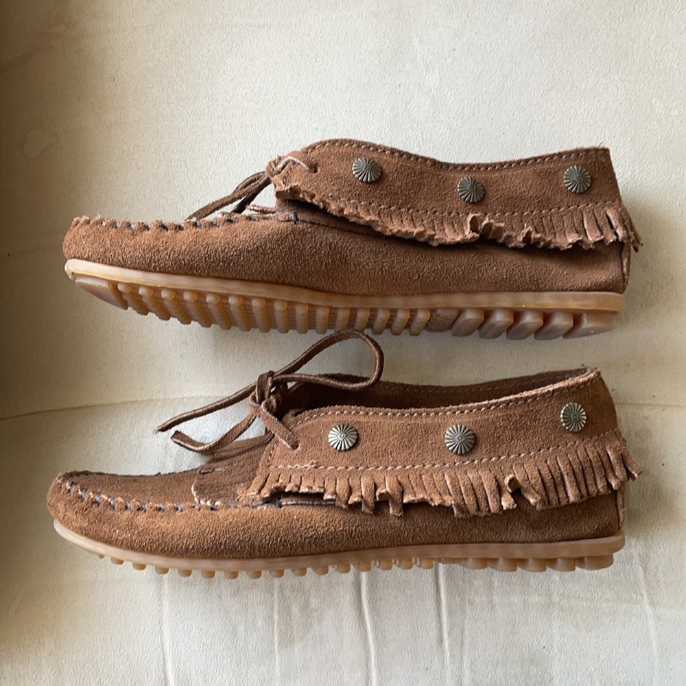 Minnetonka fringe leather moccasins
